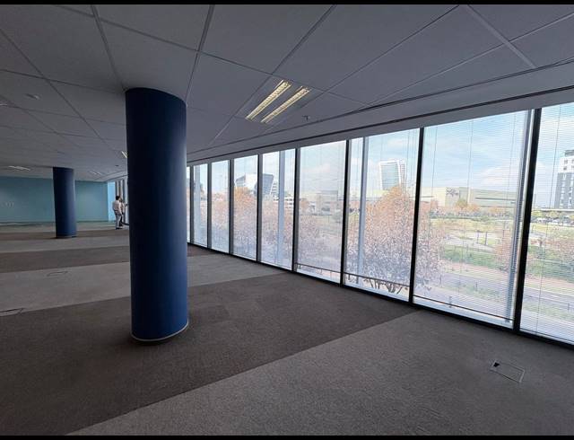 1,292M² OFFICE TO LET IN WATERFALL